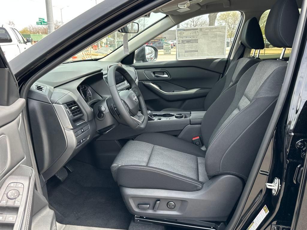 new 2025 Nissan Rogue car, priced at $30,578