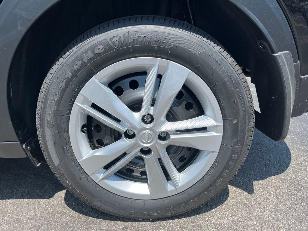 new 2025 Nissan Kicks Play car, priced at $22,057