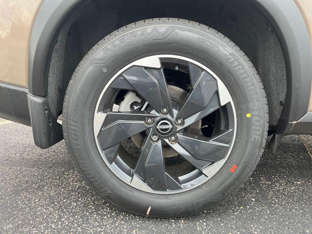 new 2025 Nissan Rogue car, priced at $32,119