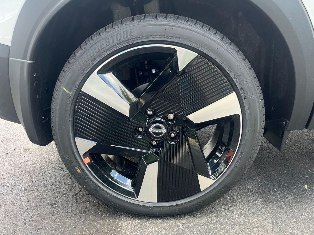 new 2025 Nissan Kicks car, priced at $29,912