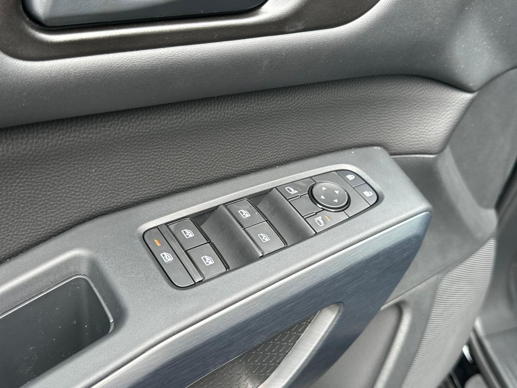 new 2025 Nissan Pathfinder car, priced at $42,873