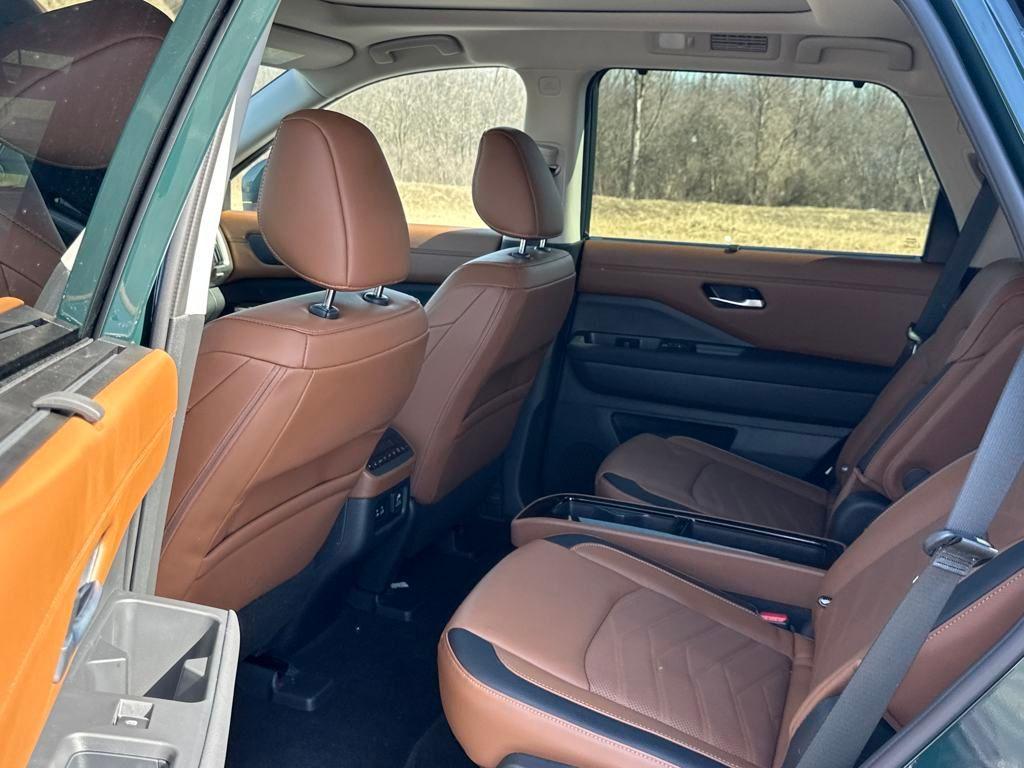 new 2025 Nissan Pathfinder car, priced at $49,263