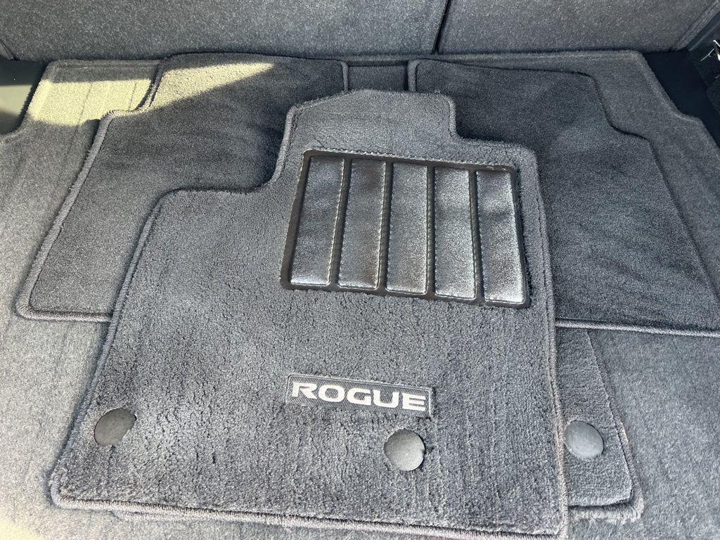 used 2022 Nissan Rogue car, priced at $25,999