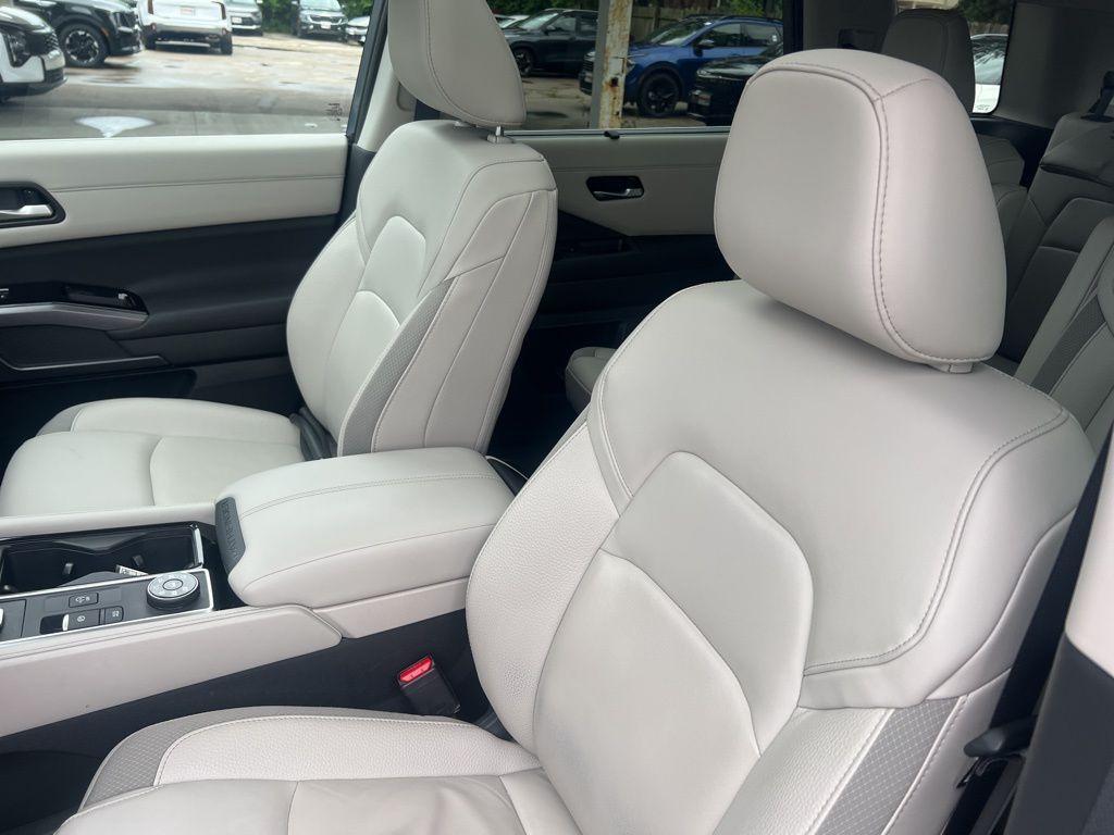used 2024 Nissan Pathfinder car, priced at $41,999