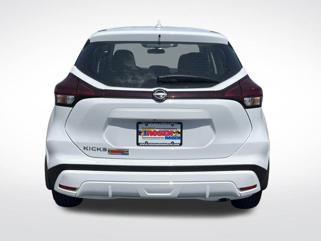 new 2025 Nissan Kicks Play car, priced at $22,057