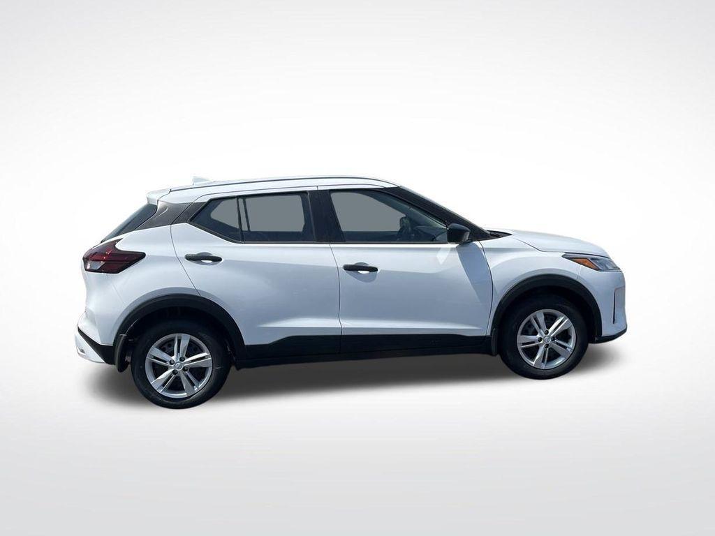 new 2025 Nissan Kicks Play car, priced at $22,057