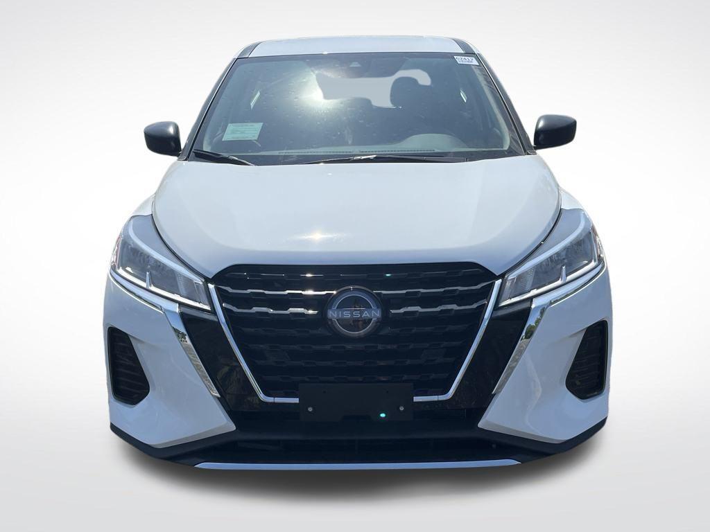 new 2025 Nissan Kicks Play car, priced at $22,057