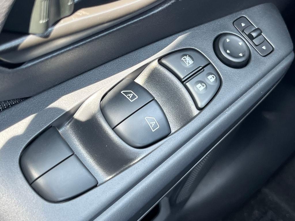 new 2025 Nissan Kicks Play car, priced at $22,057