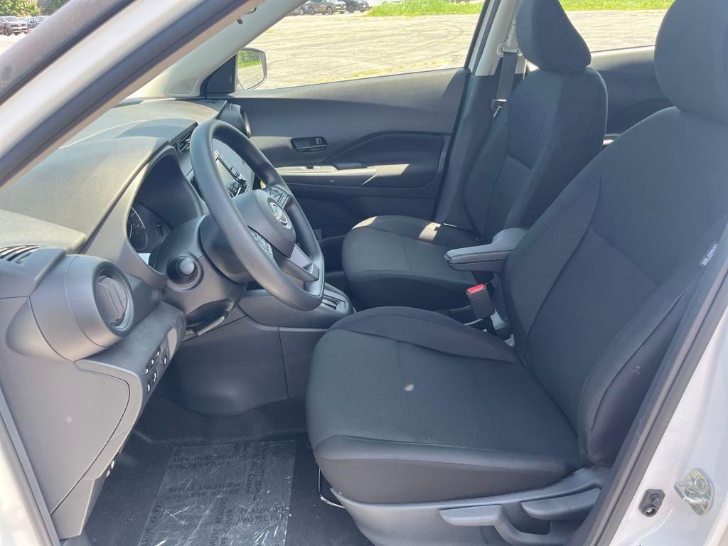 new 2025 Nissan Kicks Play car, priced at $22,057
