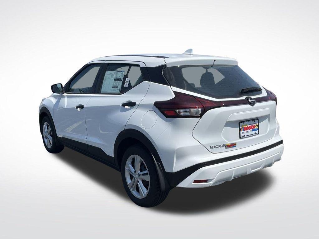 new 2025 Nissan Kicks Play car, priced at $22,057