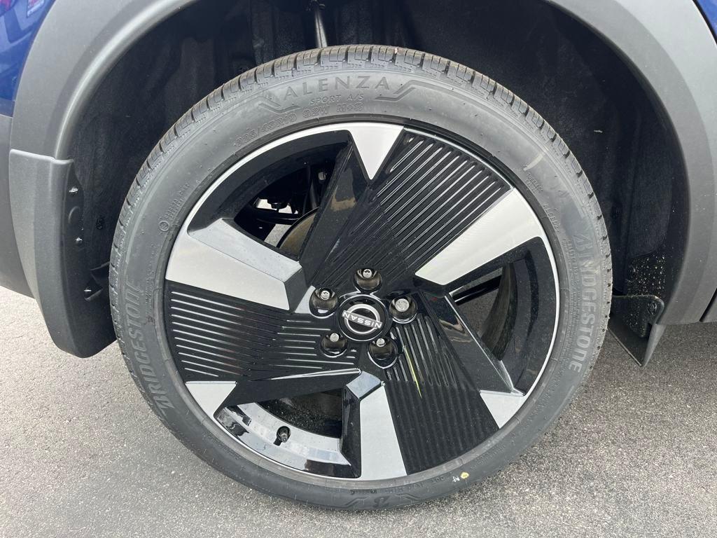 new 2025 Nissan Kicks car, priced at $27,810