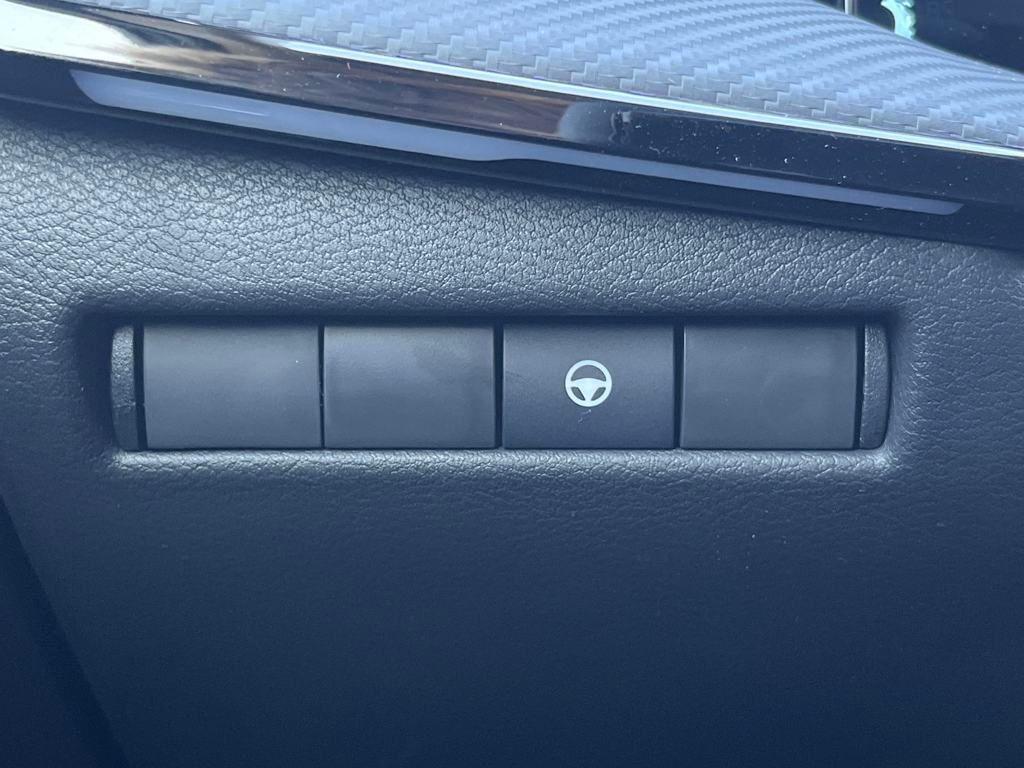 new 2025 Nissan Kicks car, priced at $28,035