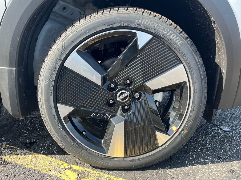 new 2025 Nissan Kicks car, priced at $28,035