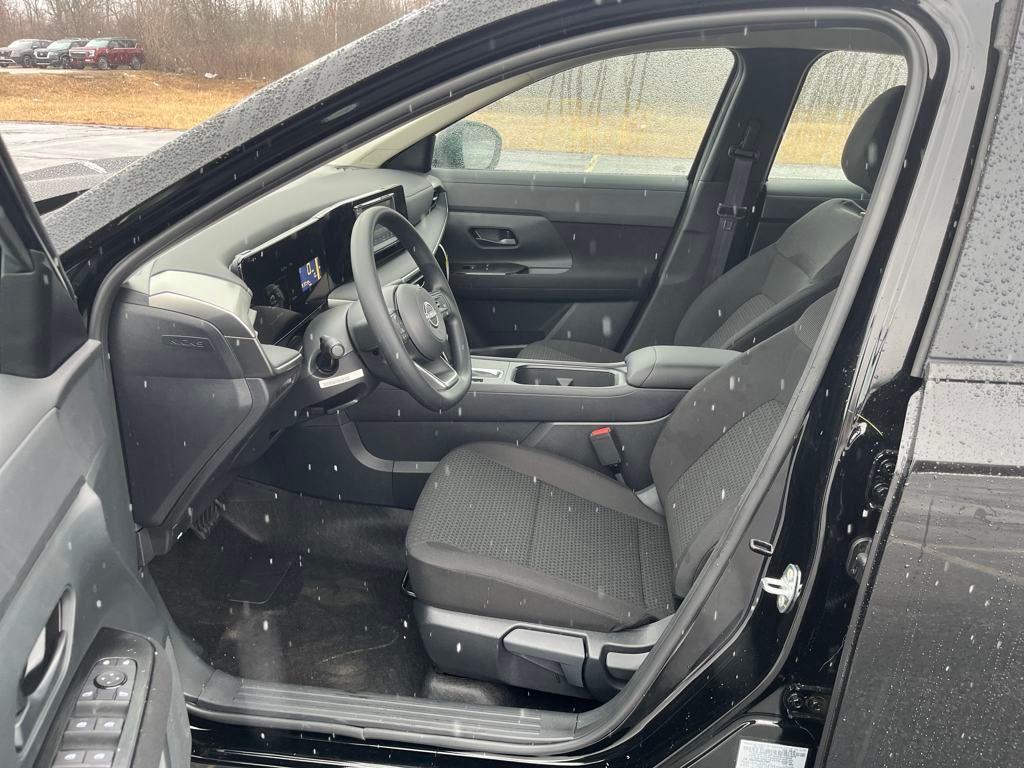 new 2025 Nissan Kicks car, priced at $23,909