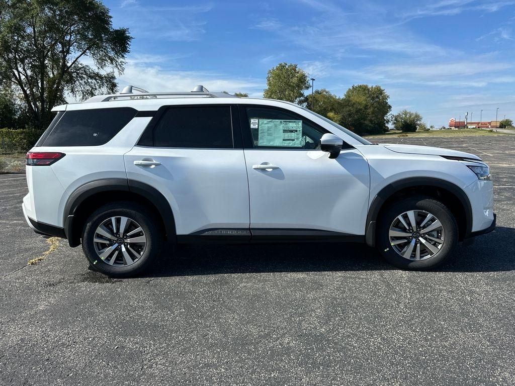 new 2025 Nissan Pathfinder car, priced at $43,641
