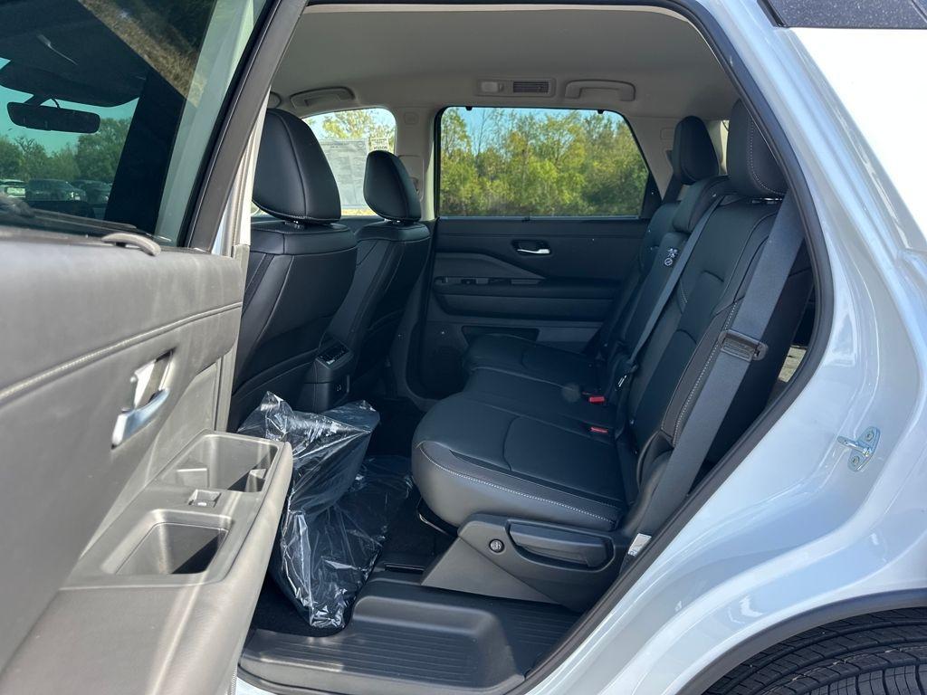 new 2025 Nissan Pathfinder car, priced at $43,641