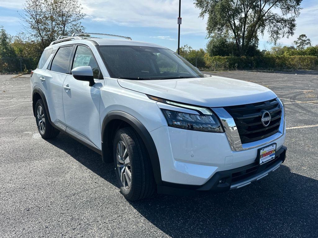 new 2025 Nissan Pathfinder car, priced at $43,641