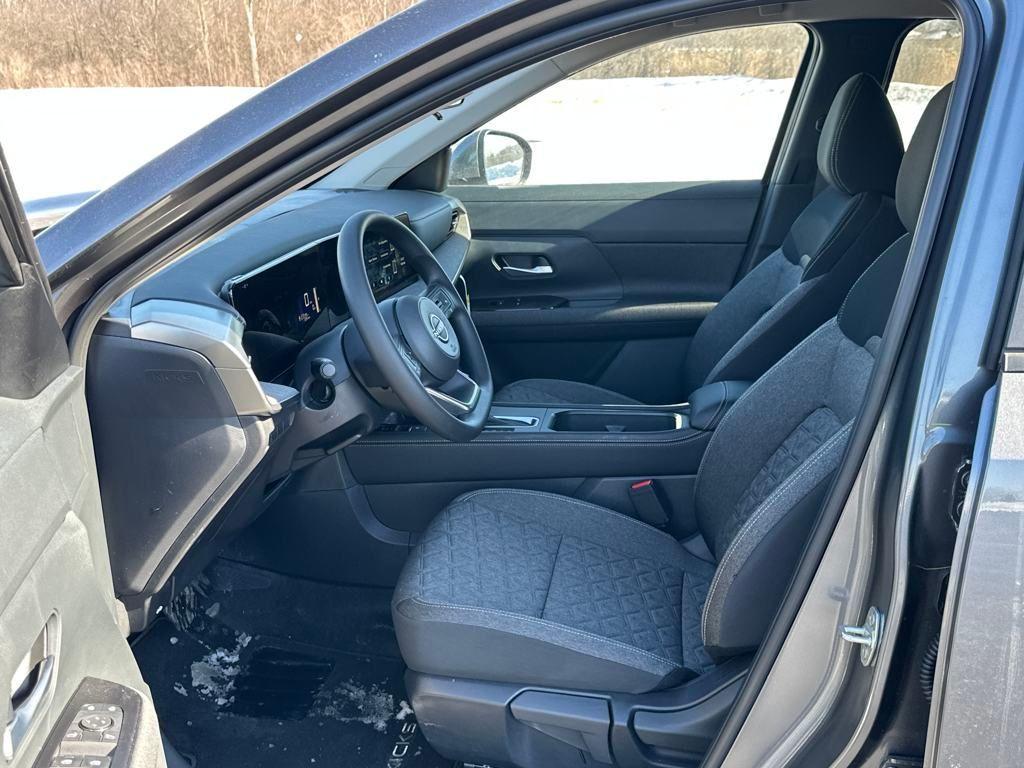 new 2025 Nissan Kicks car, priced at $25,846