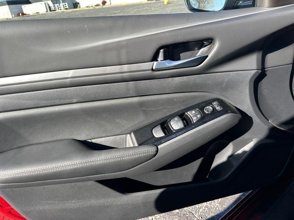 new 2025 Nissan Altima car, priced at $32,634