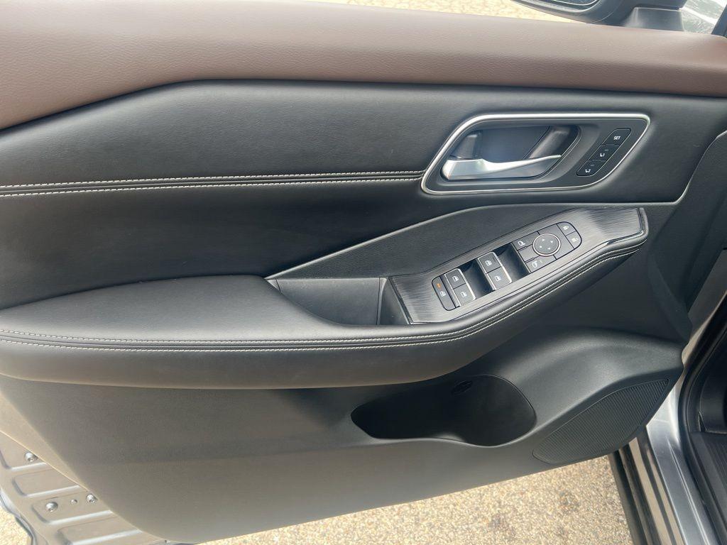 used 2021 Nissan Rogue car, priced at $29,999