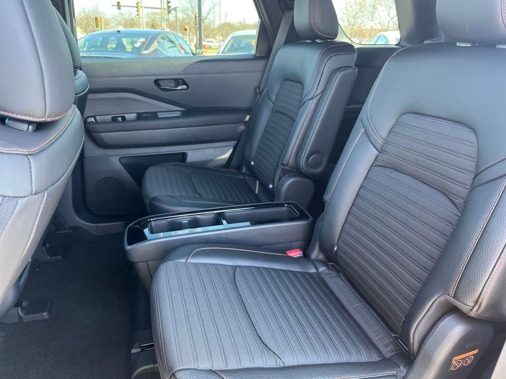 new 2025 Nissan Pathfinder car, priced at $42,324