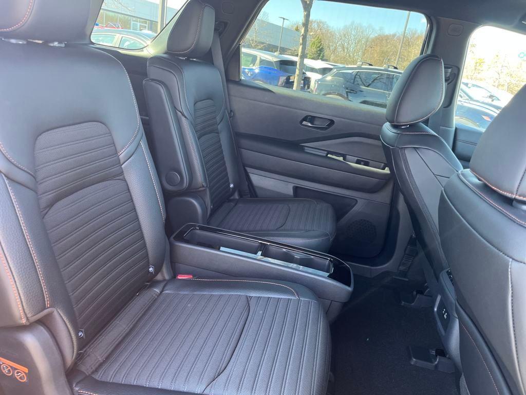 new 2025 Nissan Pathfinder car, priced at $42,324