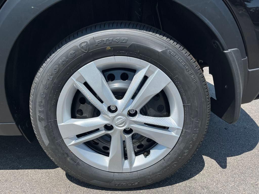 new 2025 Nissan Kicks Play car, priced at $21,979