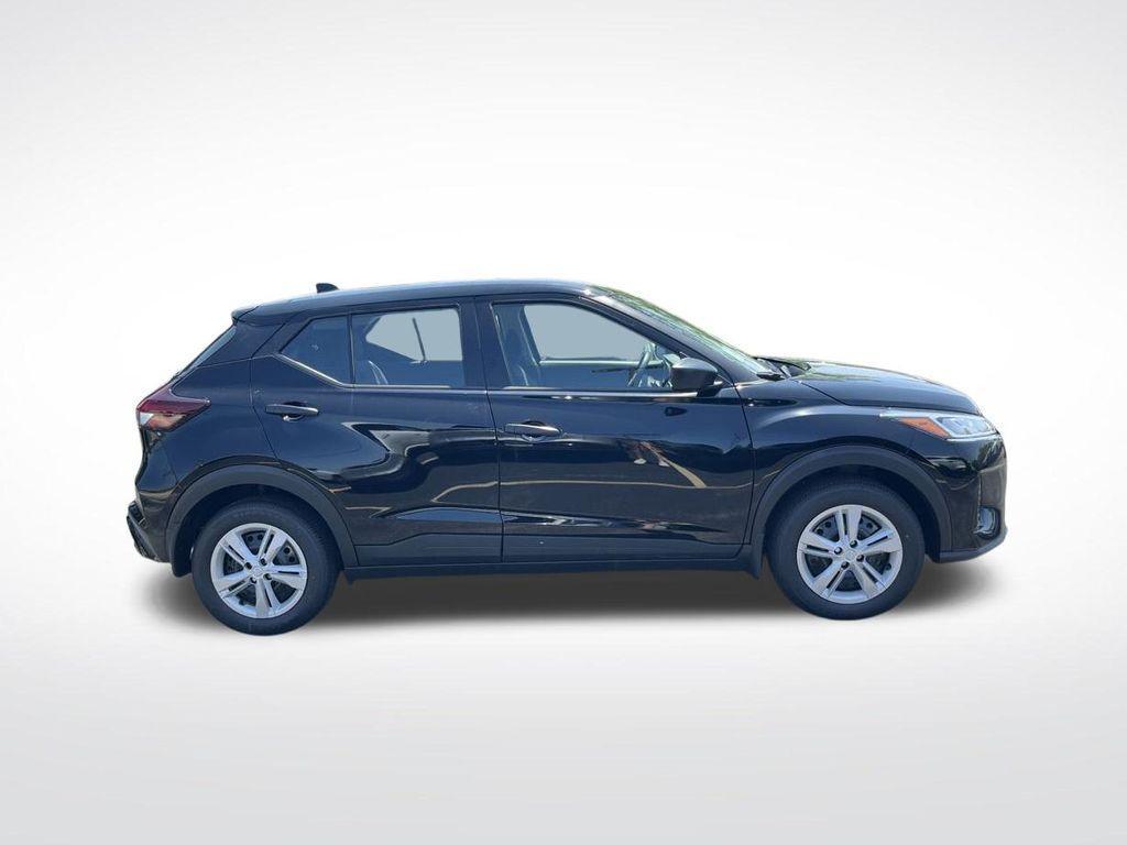 new 2025 Nissan Kicks Play car, priced at $21,979