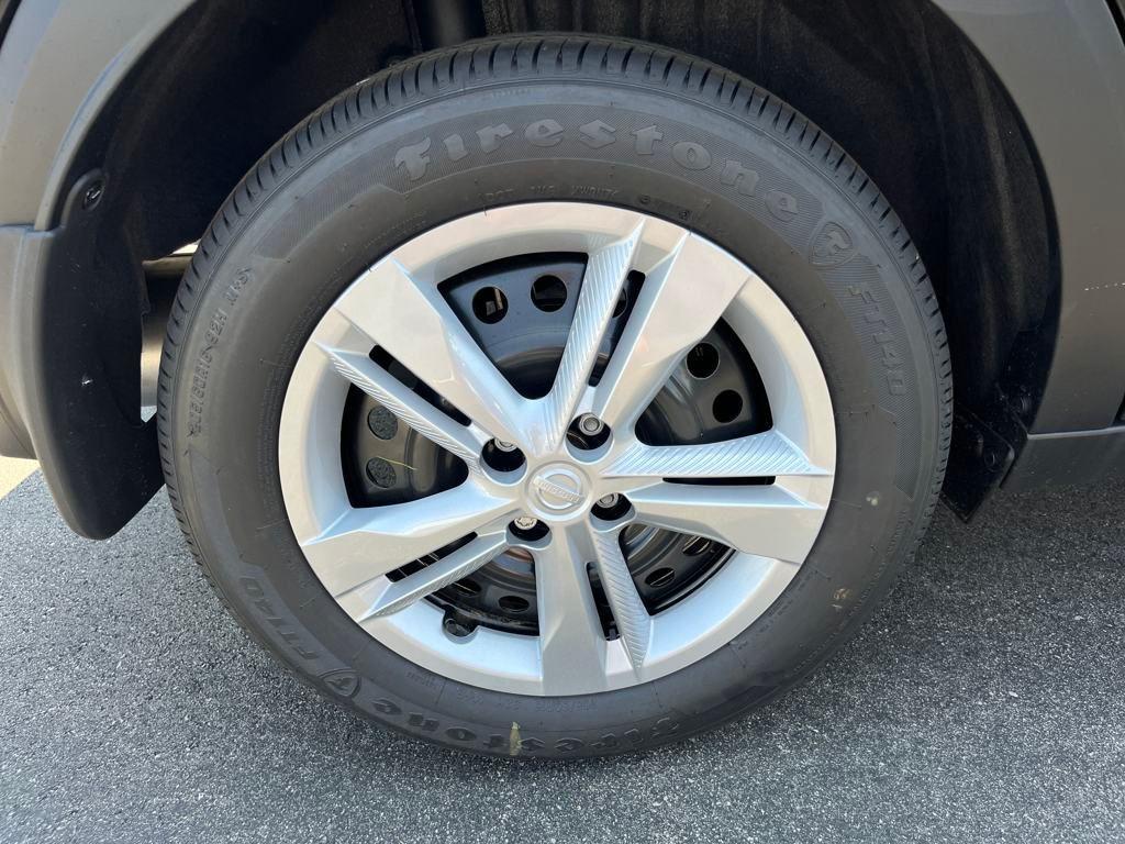 new 2025 Nissan Kicks Play car, priced at $21,979