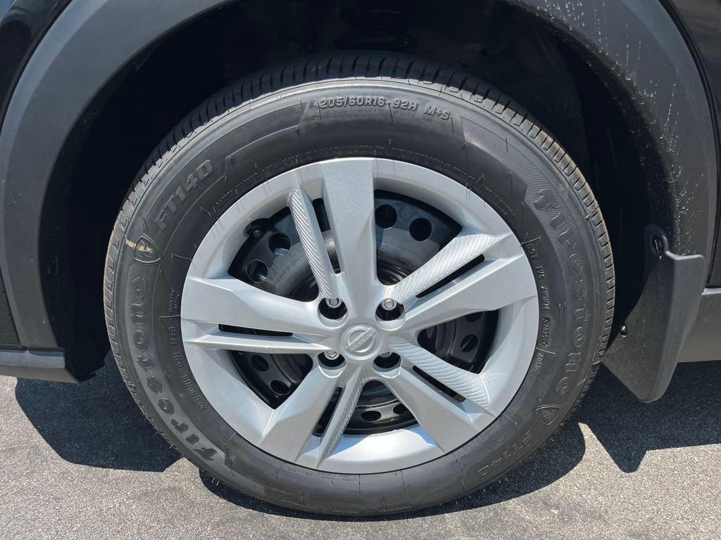 new 2025 Nissan Kicks Play car, priced at $21,979