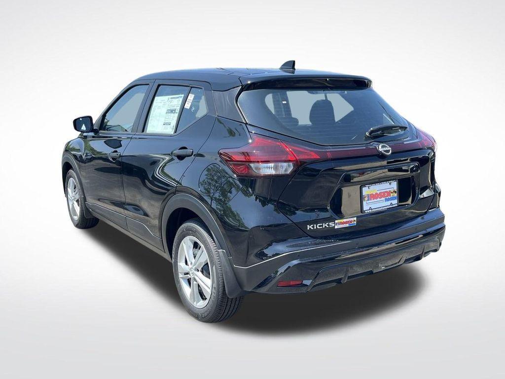 new 2025 Nissan Kicks Play car, priced at $21,979