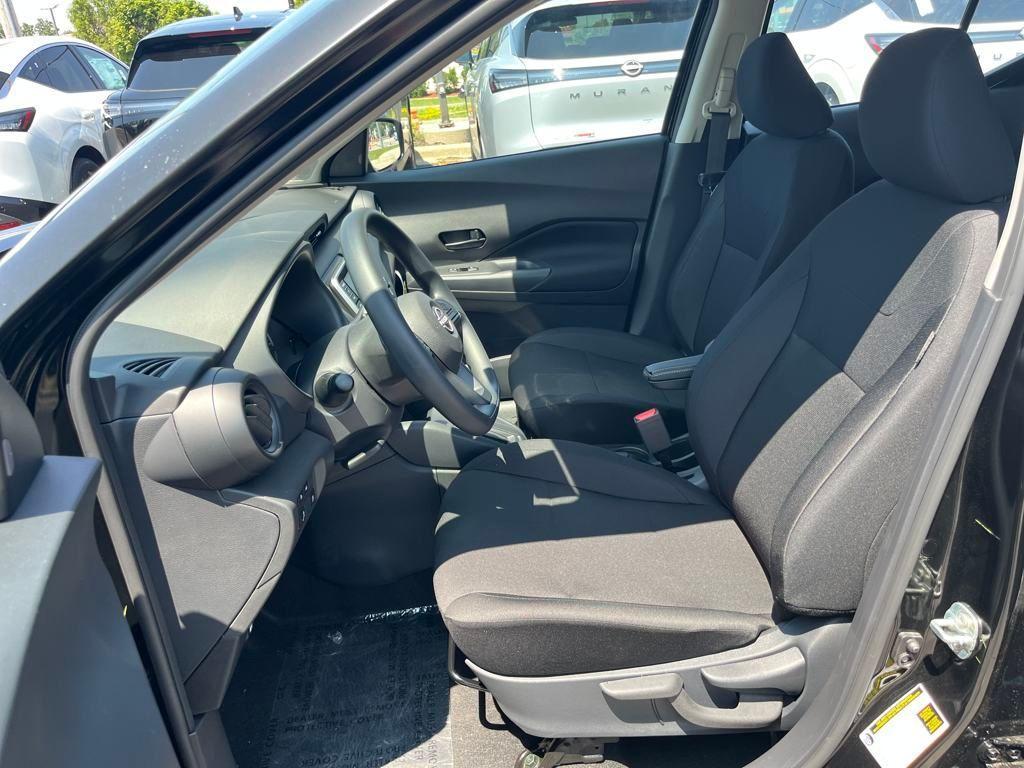 new 2025 Nissan Kicks Play car, priced at $21,979