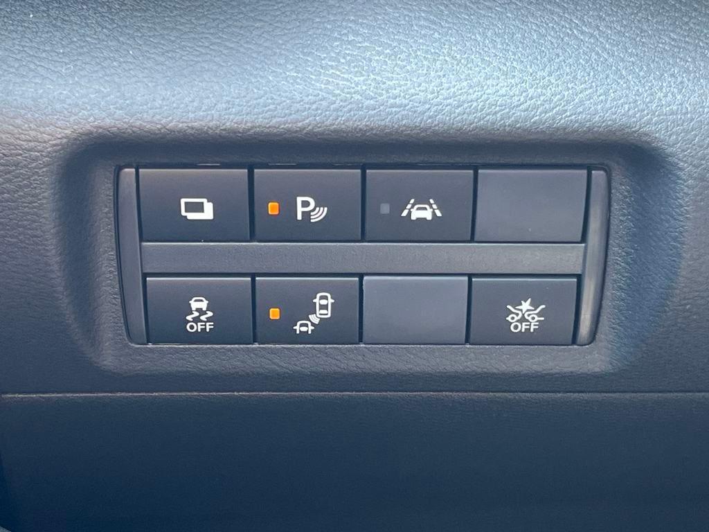 new 2025 Nissan Kicks Play car, priced at $21,979