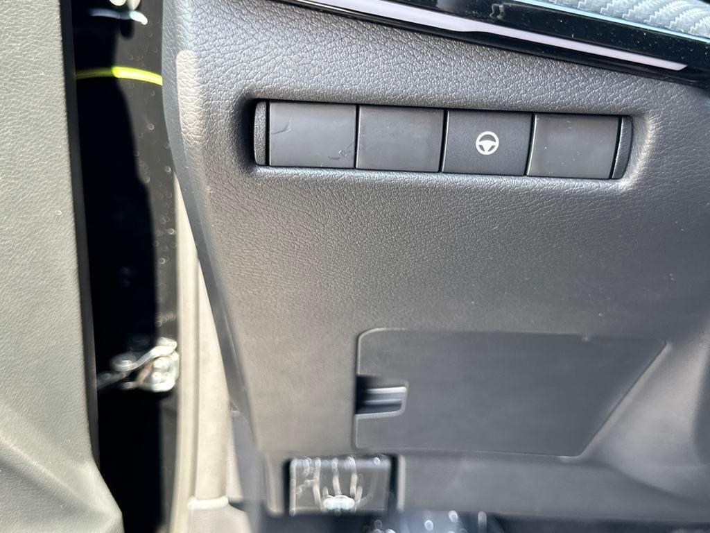 new 2025 Nissan Kicks car, priced at $27,653