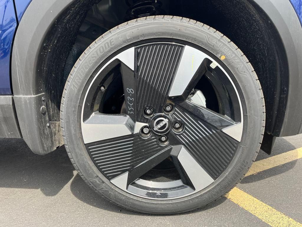 new 2025 Nissan Kicks car, priced at $27,639
