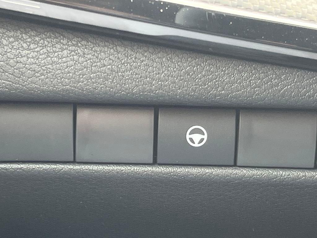 new 2025 Nissan Kicks car, priced at $27,639