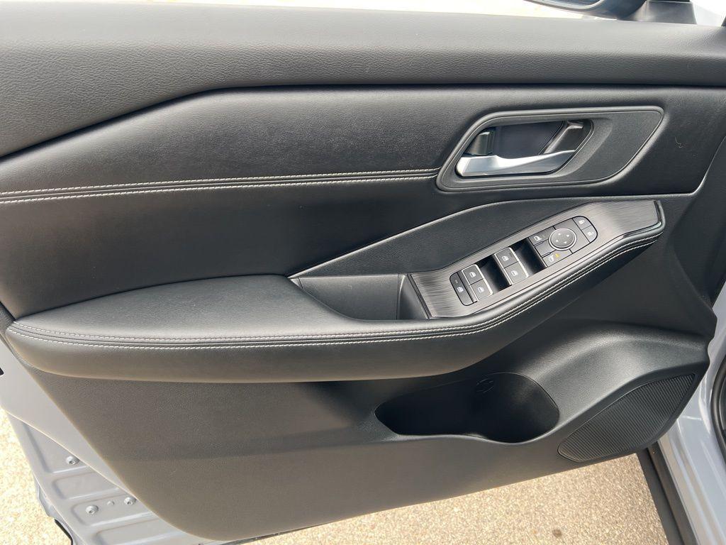 used 2024 Nissan Rogue car, priced at $31,499