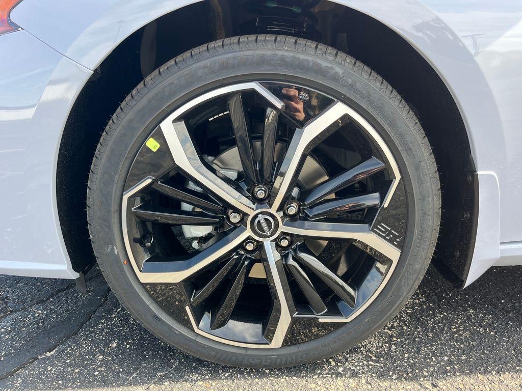 new 2025 Nissan Altima car, priced at $31,076