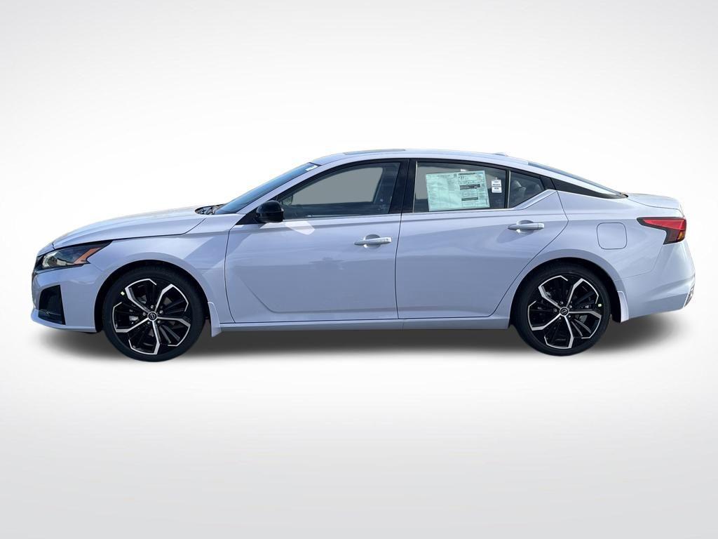 new 2025 Nissan Altima car, priced at $31,076