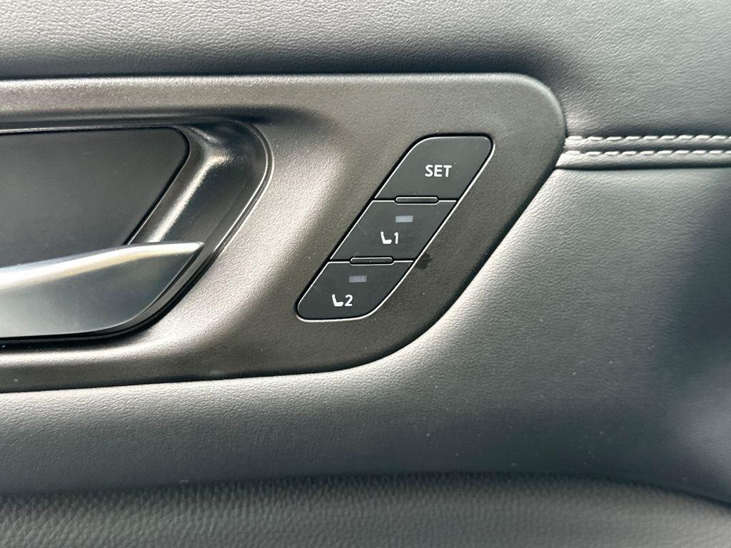 new 2025 Nissan Pathfinder car, priced at $49,582