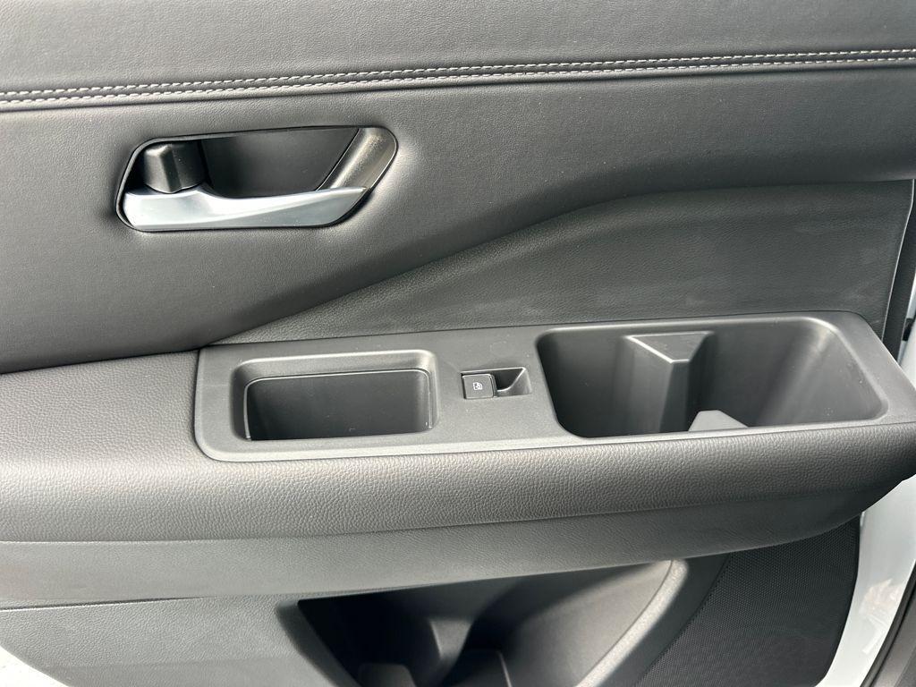 new 2025 Nissan Pathfinder car, priced at $49,582