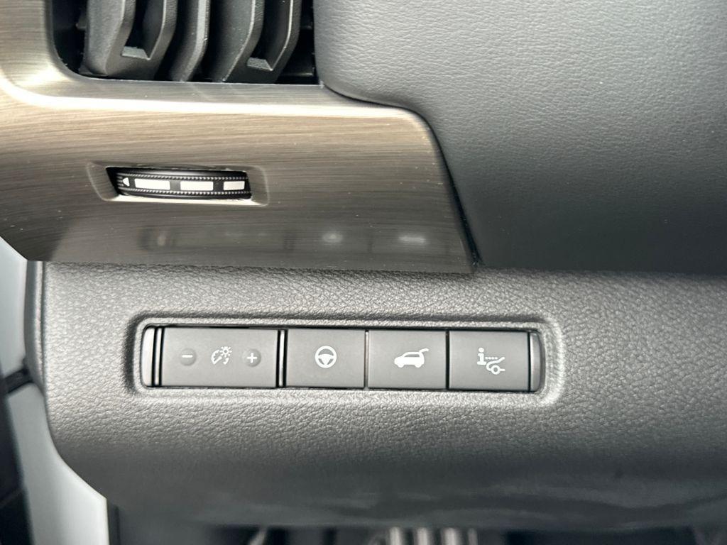 new 2025 Nissan Pathfinder car, priced at $49,582