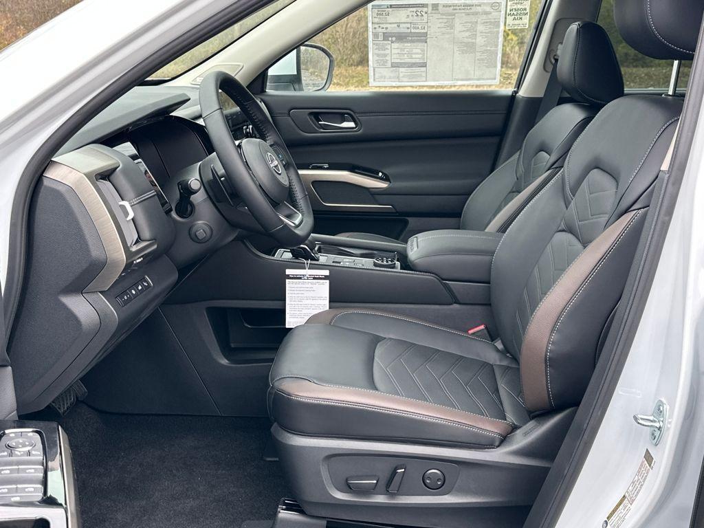 new 2025 Nissan Pathfinder car, priced at $49,582