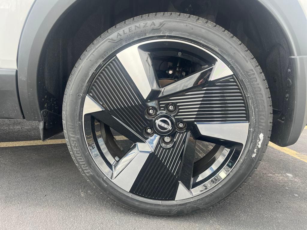 new 2025 Nissan Kicks car, priced at $28,763
