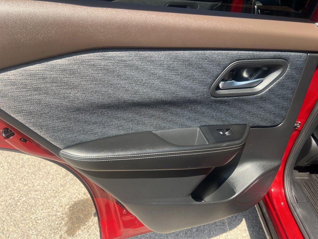 used 2021 Nissan Rogue car, priced at $24,999