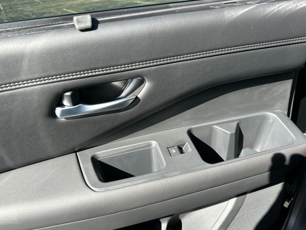 new 2025 Nissan Pathfinder car, priced at $49,732