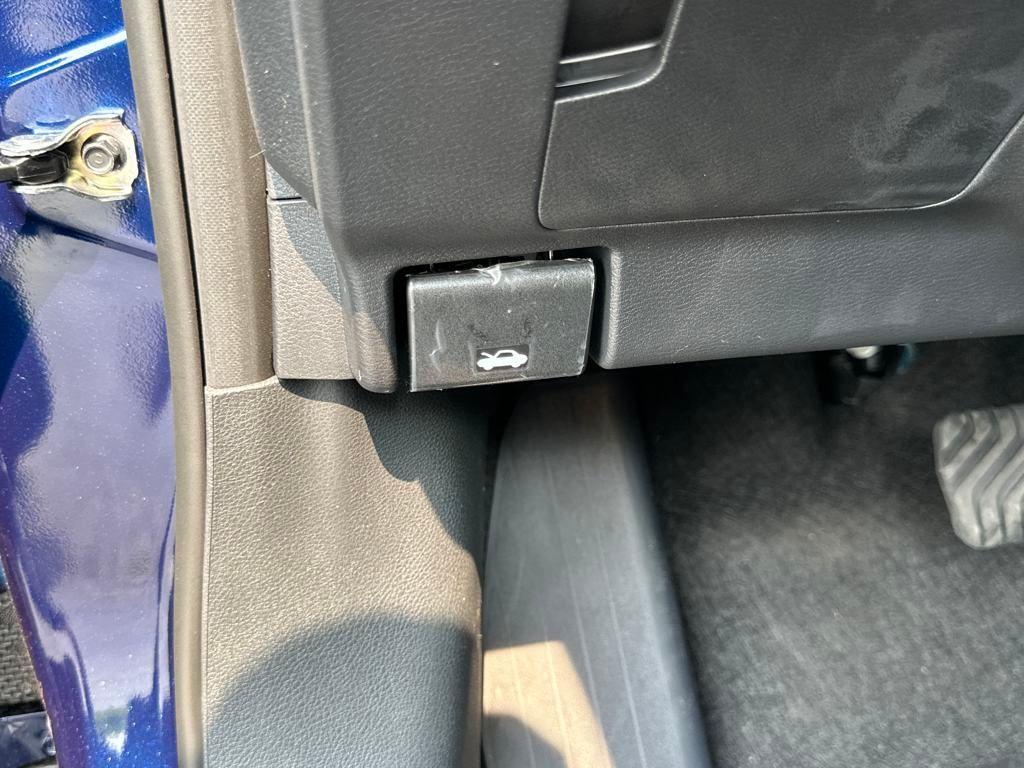 new 2025 Nissan Kicks car, priced at $27,588