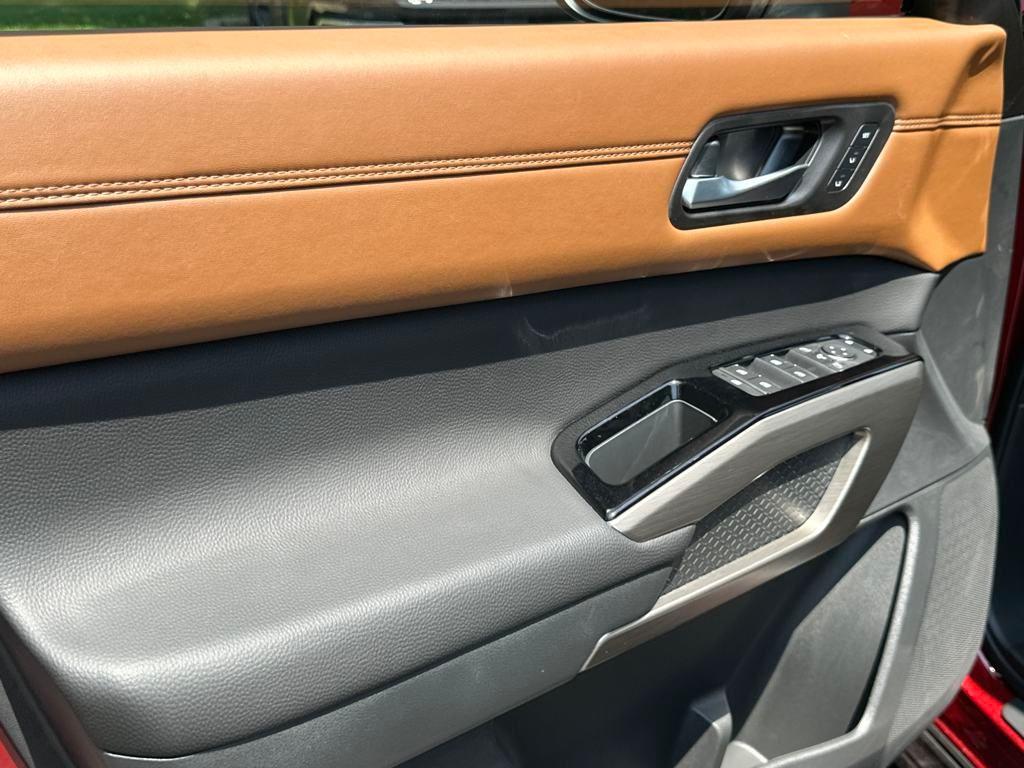 new 2025 Nissan Pathfinder car, priced at $50,285