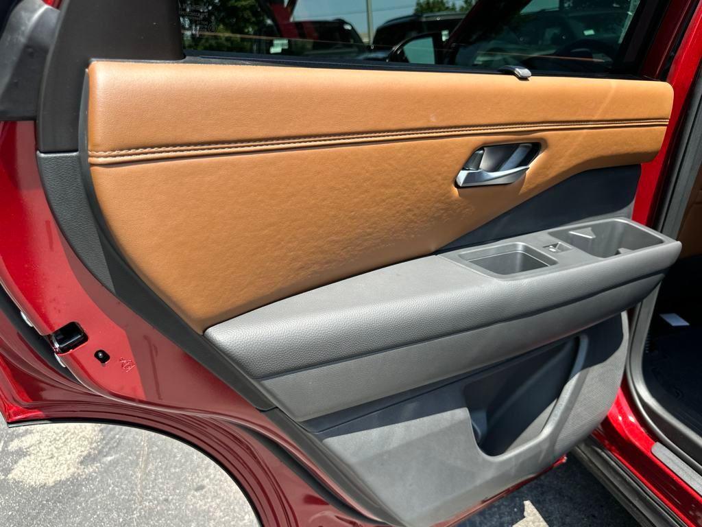 new 2025 Nissan Pathfinder car, priced at $50,285