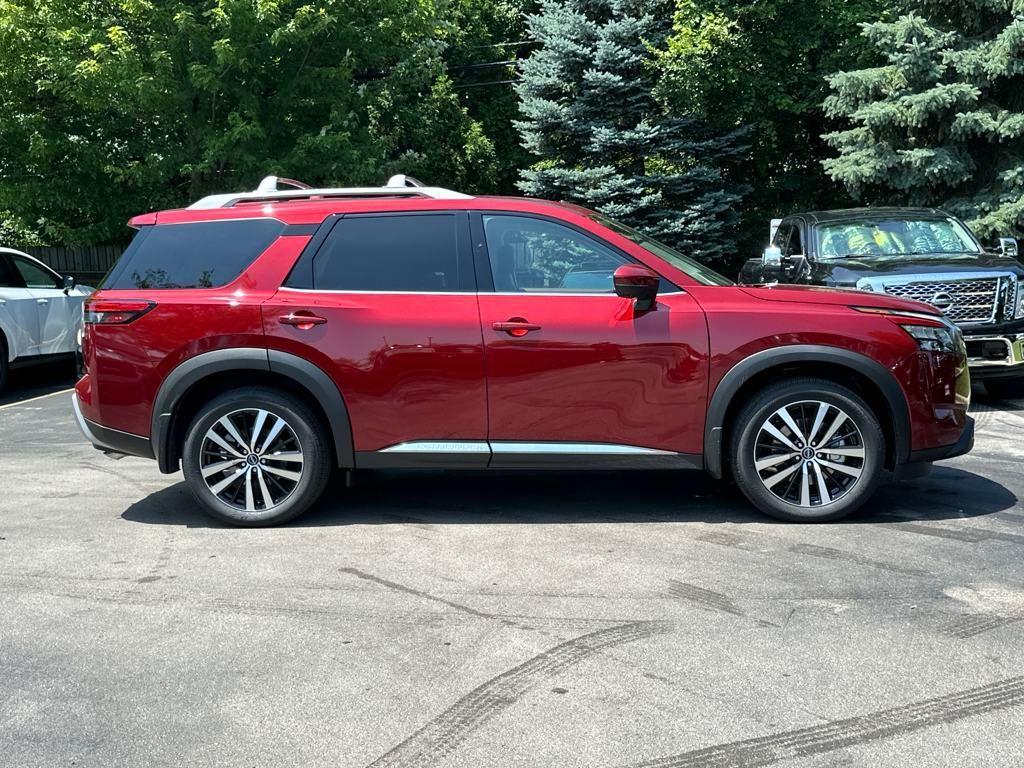 new 2025 Nissan Pathfinder car, priced at $50,285
